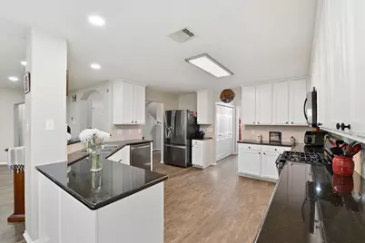 1821 Majestic Oak Drive, Pearland, TX 77581 - Photo 16