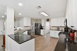 1821 Majestic Oak Dr, Pearland, TX 77581 - Photo 16