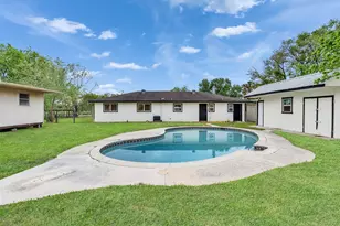 1905 County Rd 235, Alvin, TX 77511 - Photo 2