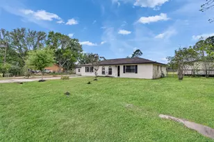 1905 County Rd 235, Alvin, TX 77511 - Photo 36