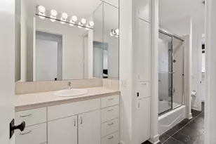 2409 Maconda Ln, Houston, TX 77027 - Photo 34