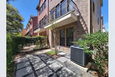 2904 Chenevert Street #F, Houston, TX 77004 - Photo 4