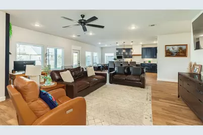 2 Greystone Court, Angleton, TX 77515 - Photo 2