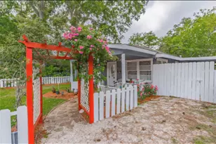 4910 Charles St, Seabrook, TX 77586 - Photo 2