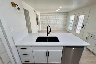 71 Cayenne Common, Lake Jackson, TX 77566 - Photo 14