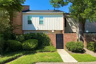 71 Cayenne Common, Lake Jackson, TX 77566 - Photo 1
