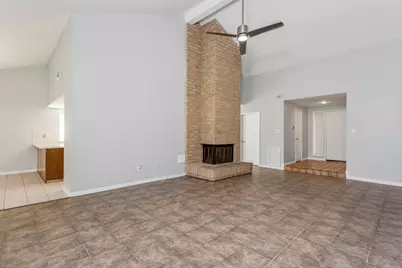 2015 Braesmeadow Lane, Sugar Land, TX 77479 - Photo 4