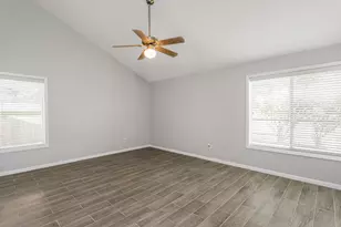 2015 Braesmeadow Ln, Sugar Land, TX 77479 - Photo 18