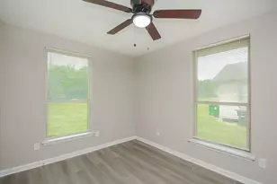6014 Collingsworth St, Houston, TX 77026 - Photo 10