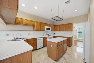 2255 Broadlawn Dr, Houston, TX 77058 - Photo 18
