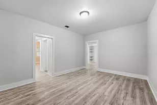 811 W Broad St, Freeport, TX 77541 - Photo 12