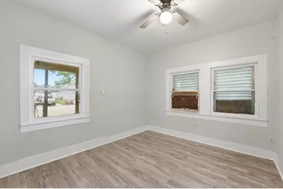 811 W Broad Street, Freeport, TX 77541 - Photo 14