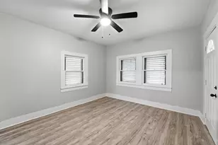 811 W Broad St, Freeport, TX 77541 - Photo 8