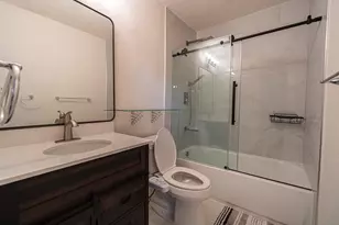 10811 Richmond Ave, Houston, TX 77042 - Photo 14