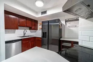 10811 Richmond Ave, Houston, TX 77042 - Photo 8