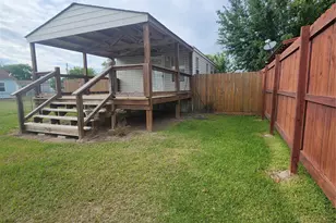502 Magnusson, Palacios, TX 77414 - Photo 22