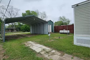 502 Magnusson, Palacios, TX 77414 - Photo 26
