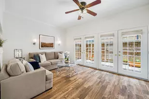 1805 Stoney Brook Dr, Houston, TX 77063 - Photo 10