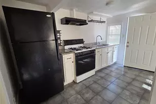 302 71st St, Houston, TX 77011 - Photo 1