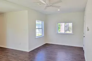 519 N Shady Ln, La Porte, TX 77571 - Photo 12