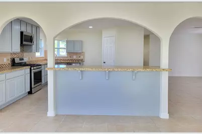 519 N Shady Lane, La Porte, TX 77571 - Photo 6