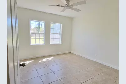 519 N Shady Lane, La Porte, TX 77571 - Photo 8