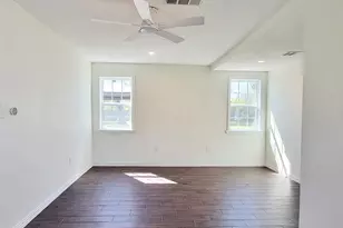 519 N Shady Ln, La Porte, TX 77571 - Photo 10