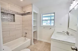 519 N Shady Ln, La Porte, TX 77571 - Photo 18