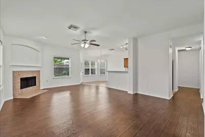 202 Pebble Walk Lane, Dickinson, TX 77539 - Photo 4