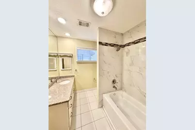 65 Hickory Oak Drive, The Woodlands, TX 77381 - Photo 18