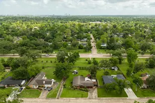 112 Persimmon Ln, Lake Jackson, TX 77566 - Photo 46