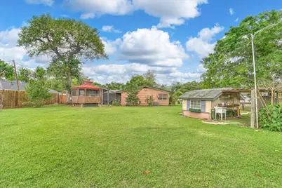 112 Persimmon Lane, Lake Jackson, TX 77566 - Photo 42