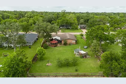 112 Persimmon Lane, Lake Jackson, TX 77566 - Photo 48