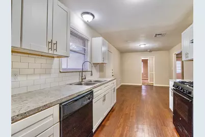 2918 16th Avenue N, Texas City, TX 77590 - Photo 6
