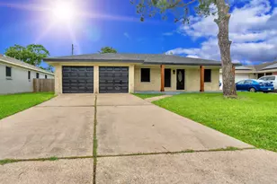 2918 16th Ave N, Texas City, TX 77590 - Photo 2