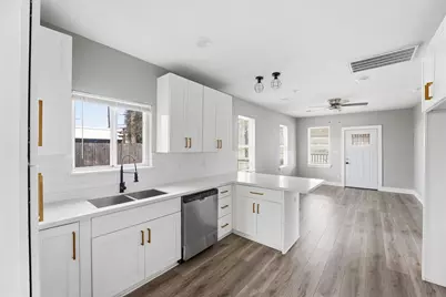 5715 Enid Street, Houston, TX 77009 - Photo 10