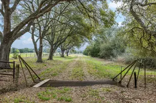 1017 New Ulm Rd, Cat Spring, TX 78933 - Photo 16