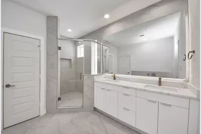 13105 Moncloa Drive, Houston, TX 77047 - Photo 14