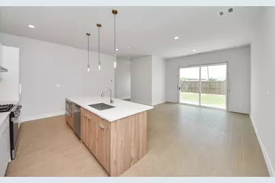 13105 Moncloa Drive, Houston, TX 77047 - Photo 4