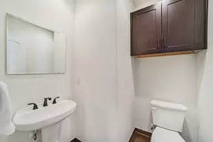 1108 W 15th 1/2 St, Houston, TX 77008 - Photo 16