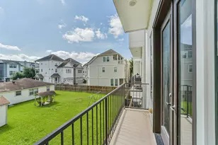 1108 W 15th 1/2 St, Houston, TX 77008 - Photo 20
