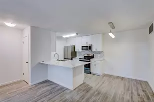 12550 Whittington Dr, Houston, TX 77077 - Photo 2