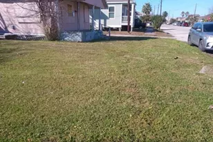 1315 52nd St, Galveston, TX 77551 - Photo 4