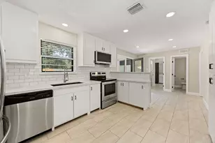 2658 S Woodloch St, Woodloch, TX 77385 - Photo 10