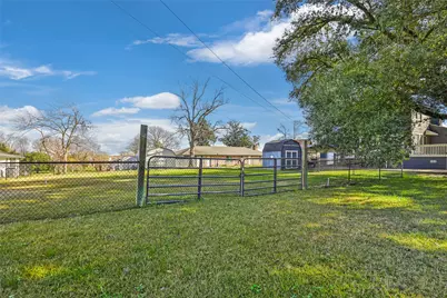 61 S Hilltop Street, Point Blank, TX 77364 - Photo 4