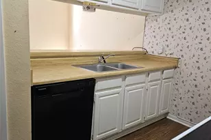 17738 Kings Park Ln, Houston, TX 77058 - Photo 6