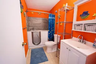 204 Lakeview Dr, Onalaska, TX 77360 - Photo 20