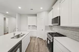 25440 Blossom Ct, Montgomery, TX 77316 - Photo 4