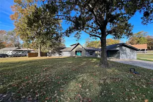 146 Amelia Ln, Livingston, TX 77351 - Photo 2