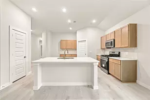 605 Burkett St, Dayton, TX 77535 - Photo 8